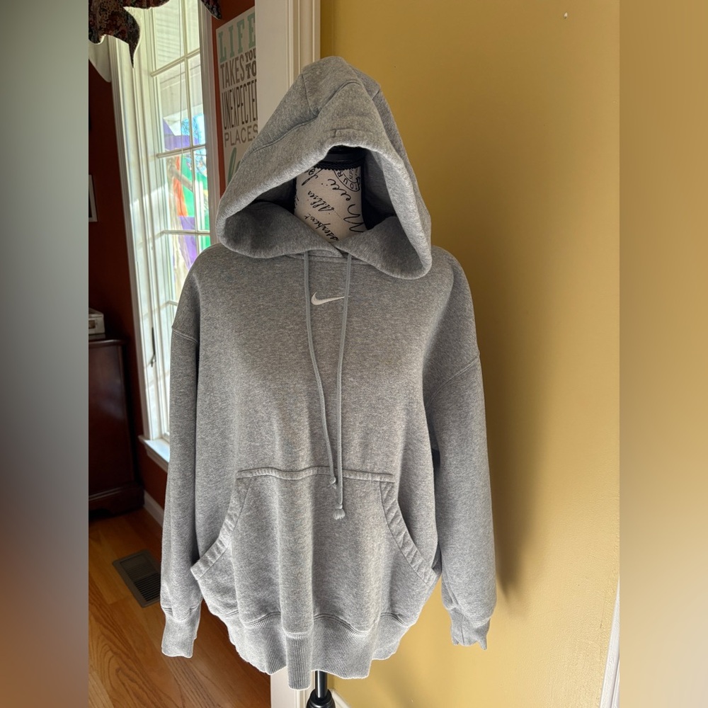Women’s Nike heather gray hooded sweatshirt Size Small